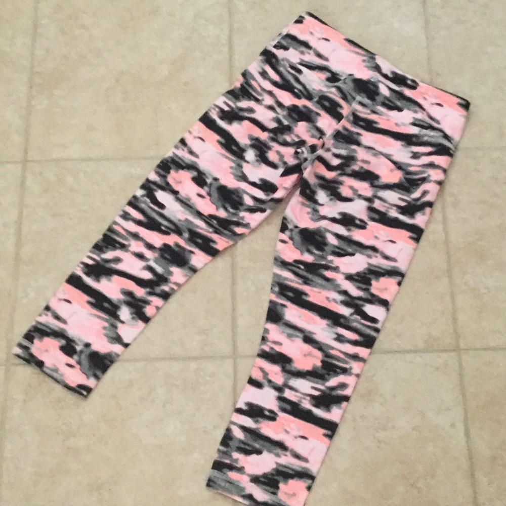 Lululemon EUC size 4 Wunder Under Crop